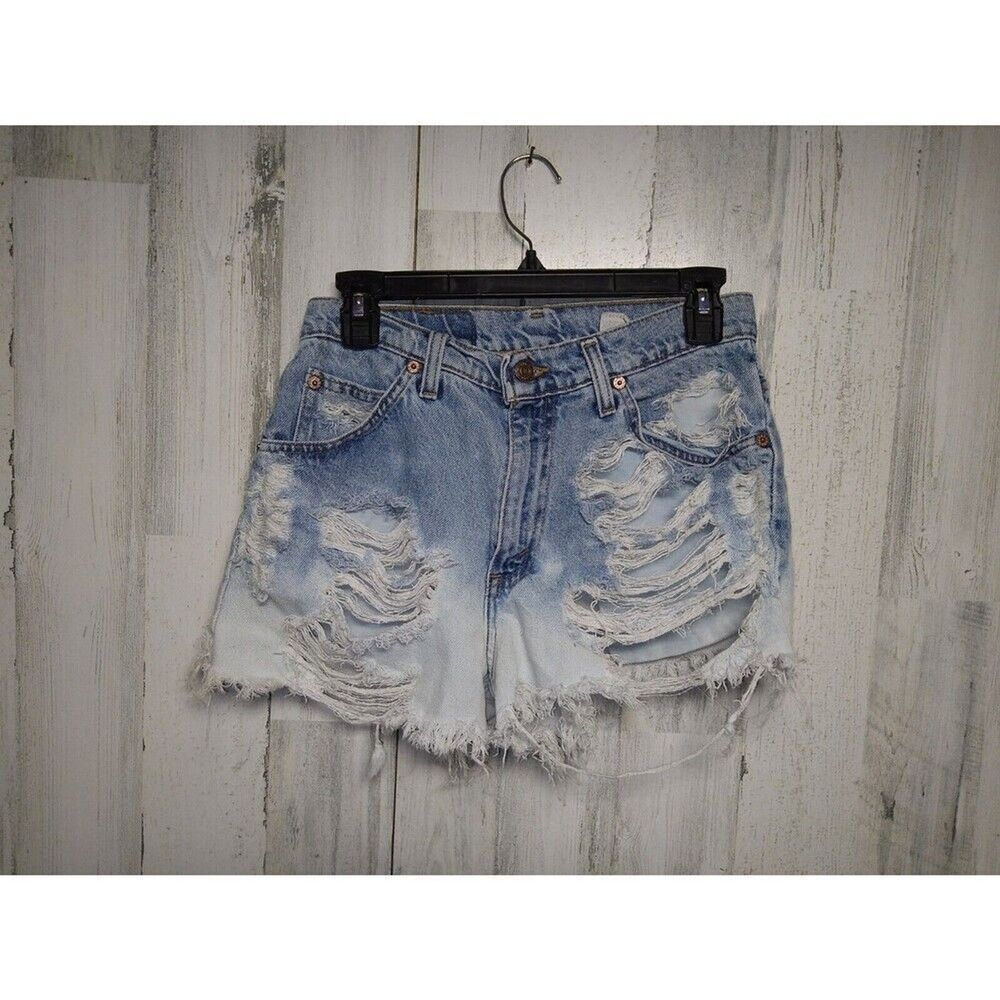 VTG Levi's 910 Shorts Women 9 Light Wash Denim MADE IN USA Destroyed Fes…